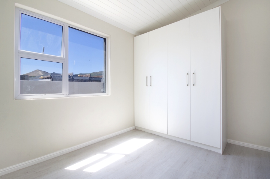 To Let 2 Bedroom Property for Rent in Capri Western Cape